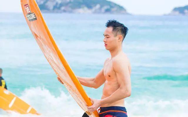 一个男生喜欢自己有那些表现？