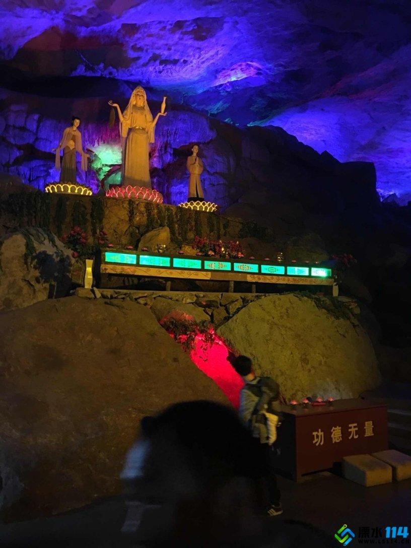 因《星光大道》爆红,被骂滚出娱乐圈,盲人歌手杨光经历了什么